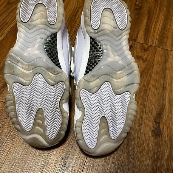 Jordan 11 “Pure Violet” - Picture 2 of 6